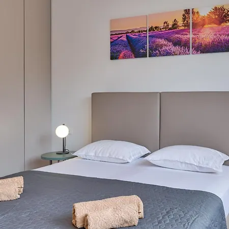 Modern Coastal Villa With Heated Pool And Near The Sea In Liznjan, Istria Ližnjan