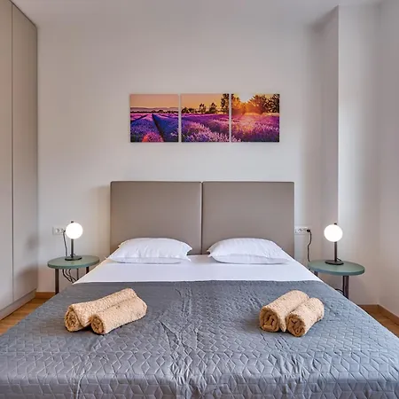Modern Coastal With Heated Pool And Near The Sea In Liznjan, Istria
