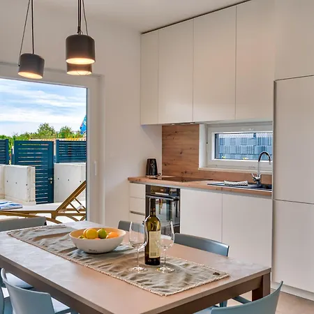 Modern Coastal With Heated Pool And Near The Sea In Liznjan, Istria *