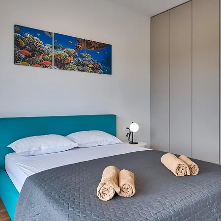 Modern Coastal With Heated Pool And Near The Sea In Liznjan, Istria Ližnjan