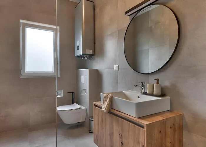 Modern Coastal Villa With Heated Pool And Near The Sea In Liznjan, Istria Vila Ližnjan