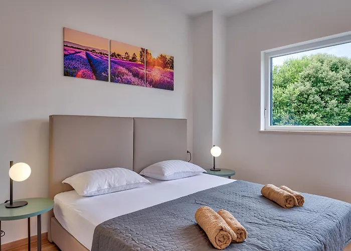 Vila Modern Coastal Villa With Heated Pool And Near The Sea In Liznjan, Istria Ližnjan